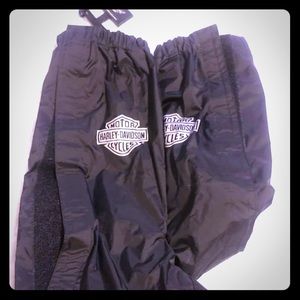 Rain boots - Pull on over shoes or boots